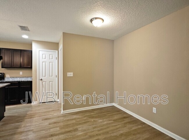 Foto del edificio - 8529 Cheryl Ann Ln