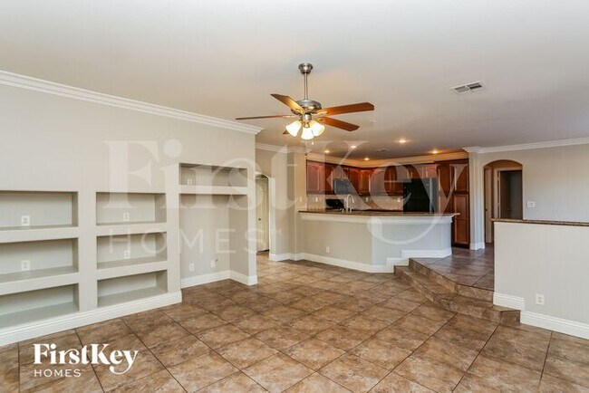 Building Photo - 8612 Honey Vine Ave