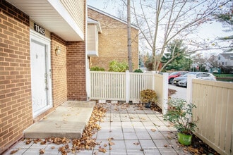 Building Photo - 1145 Golden Pond Ct