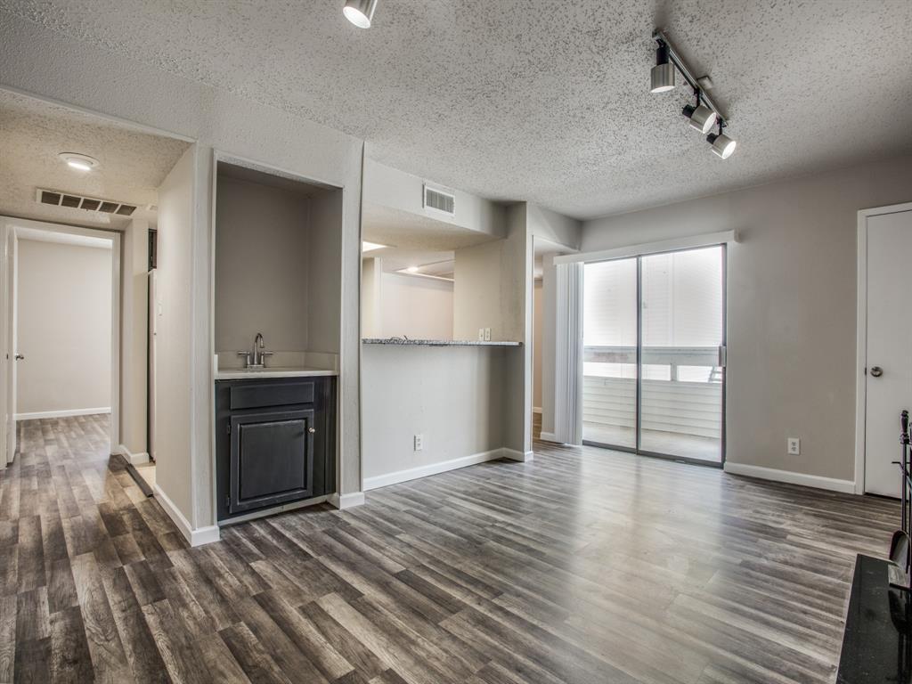Foto principal - 7431 Holly Hill Dr