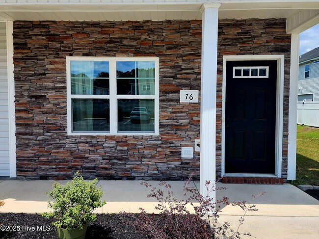 Building Photo - 76 Catalina Cir