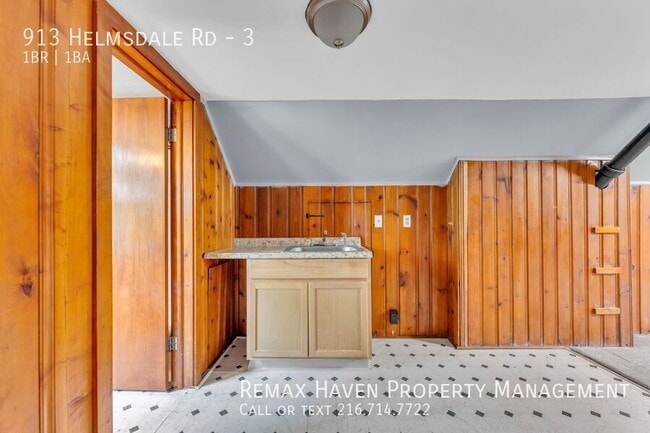 Foto del edificio - 913 Helmsdale Rd