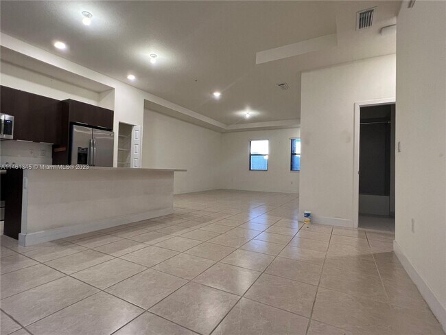 Foto del edificio - 10413 NW 82nd St