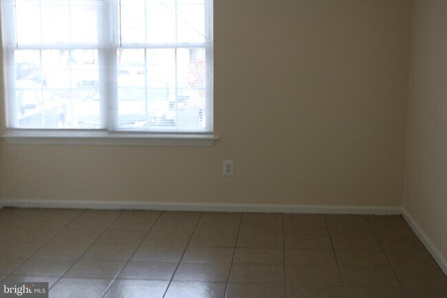 Foto del edificio - 206 Highland Blvd