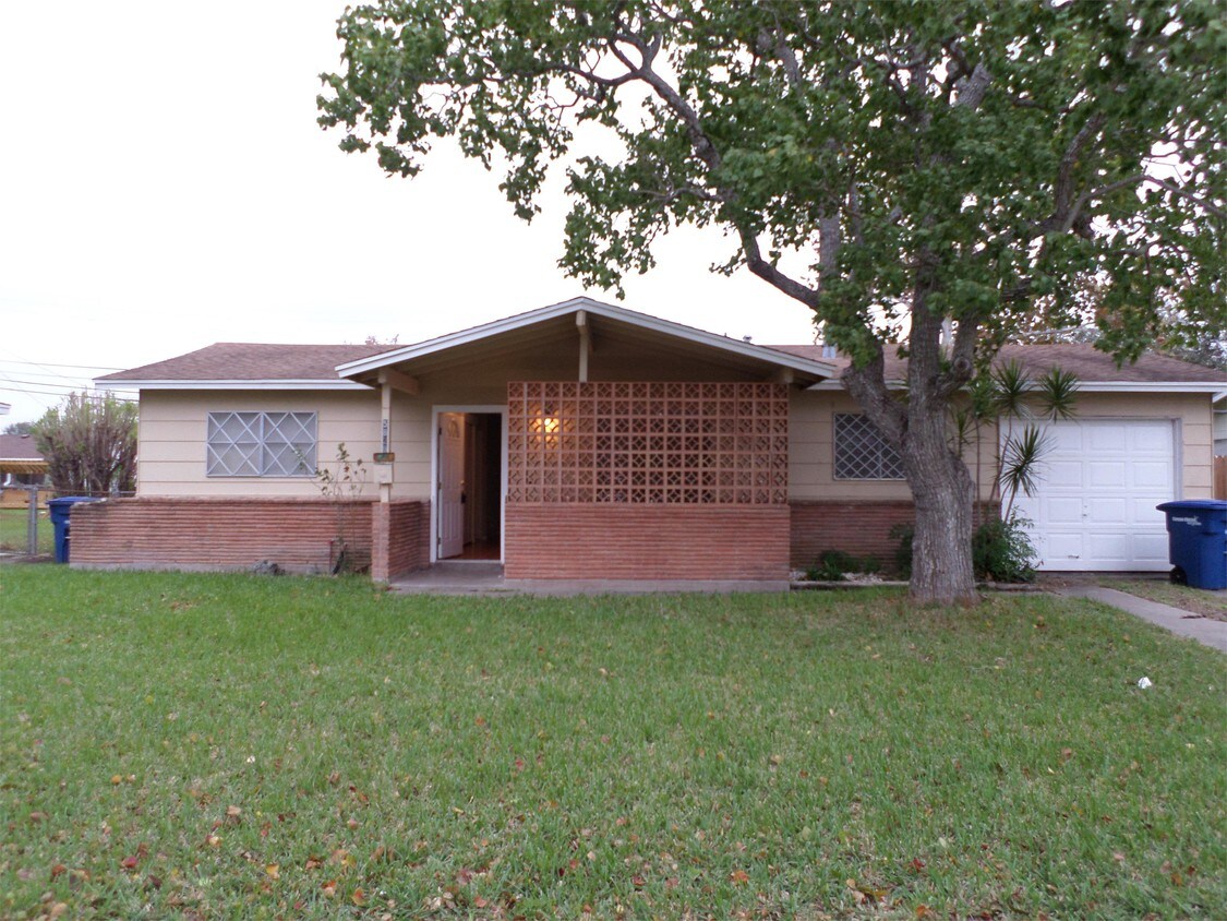 Primary Photo - 5829 Cain Dr