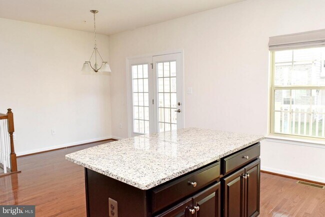 Building Photo - 5904 Leben Dr