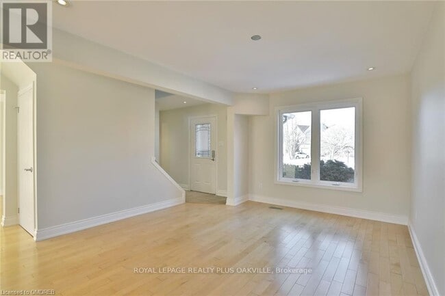 Building Photo - 210 Ross Ln