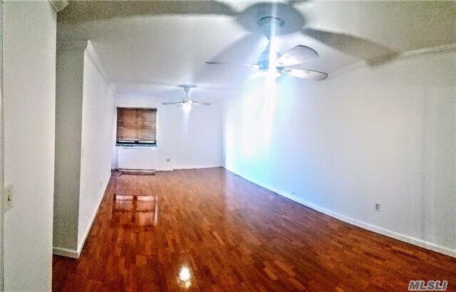 Foto del edificio - 87-30 62nd Ave