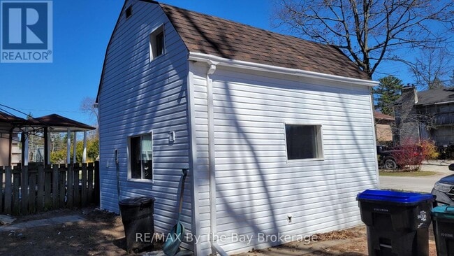 Building Photo - 46 Glenwood Dr