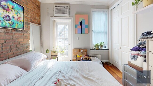 Foto del edificio - 246 Mott St
