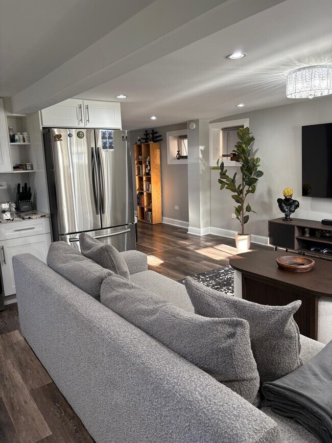 Foto del edificio - 6541 S Ingleside Ave