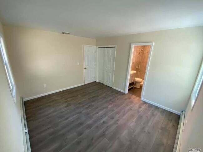 Building Photo - 44 Flintridge Dr