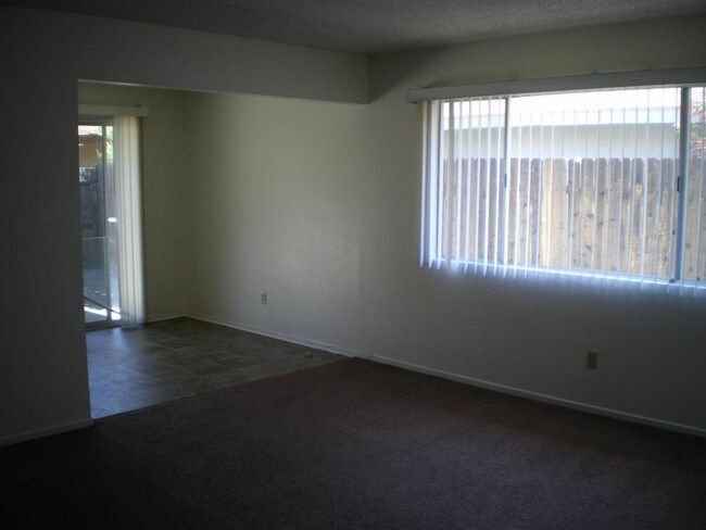 Building Photo - 880 Evergreen St