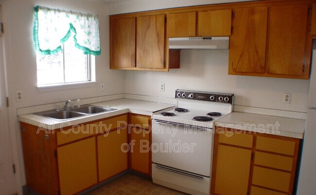 Building Photo - 1531 Lashley St