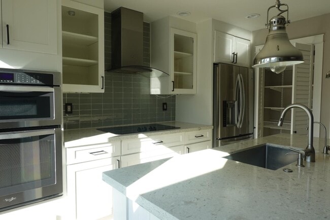 Building Photo - 3195 Edenbank Dr