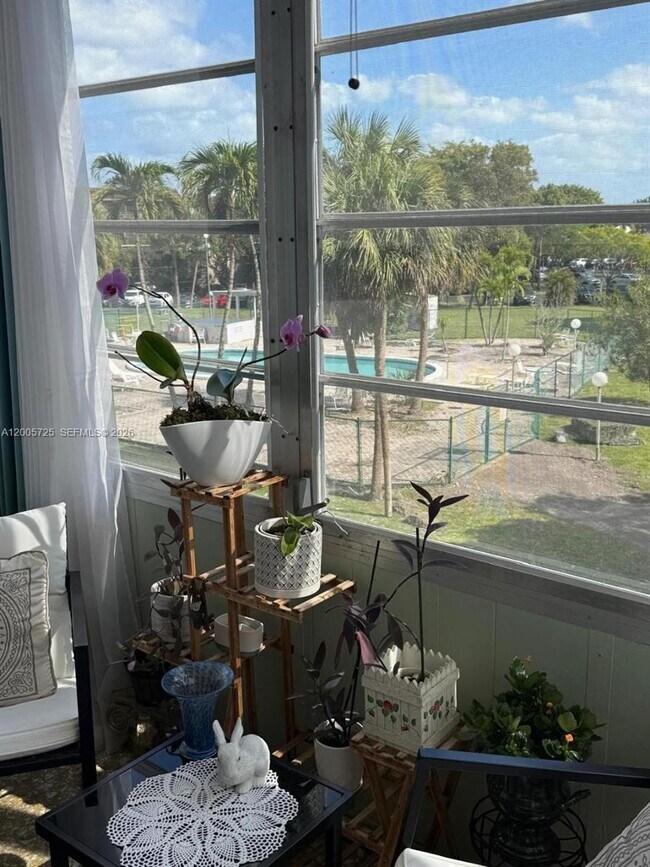 Foto del edificio - 447 NE 195th St