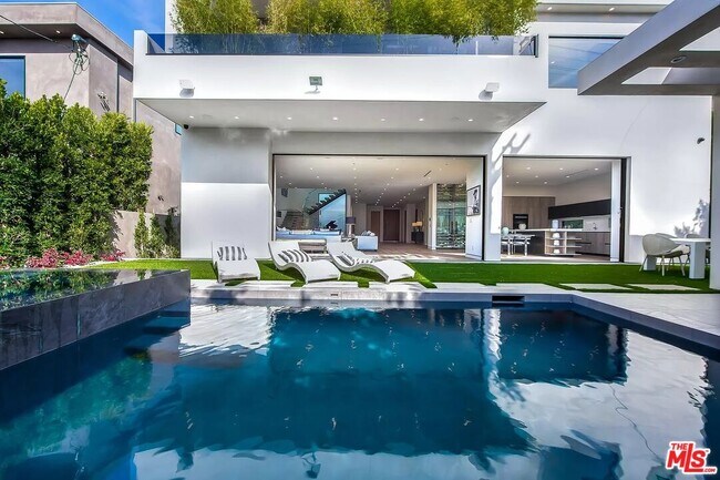 Foto del edificio - 723 Orlando Ave