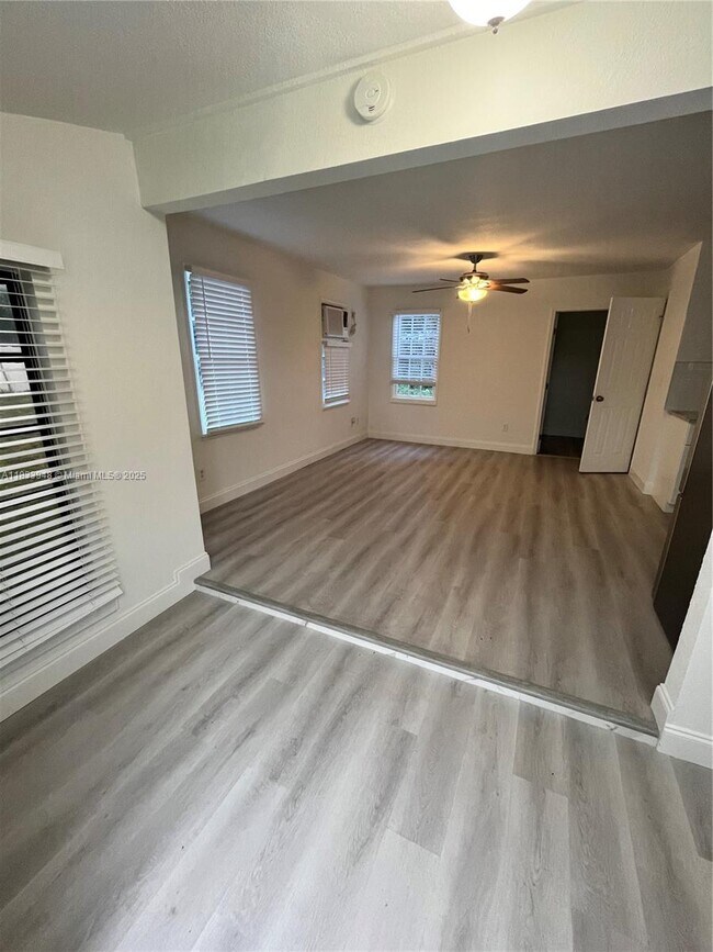 Foto del edificio - 500 SW 10th St