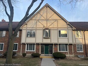 Building Photo - 30232 Southfield Rd