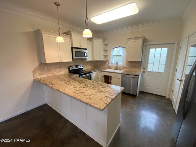 Building Photo - 208 Caudill Dr