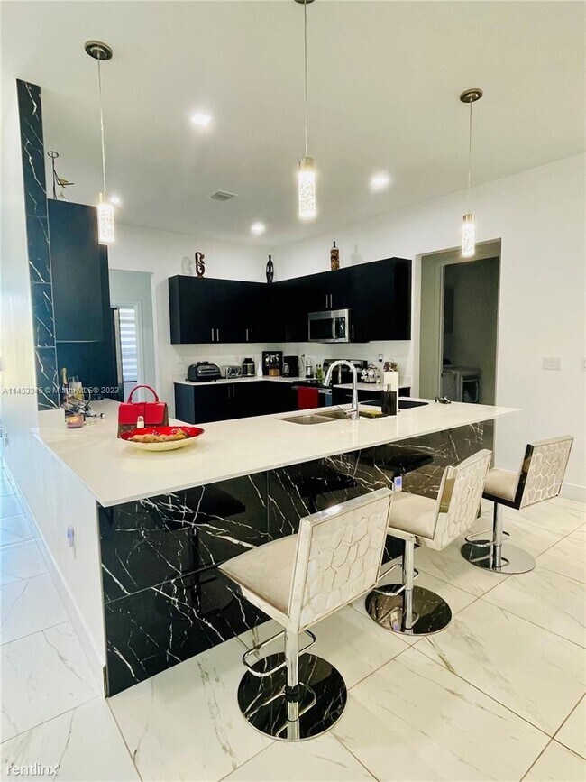 Foto del edificio - 4 br, 3.5 bath House - 13284 SW 228th St