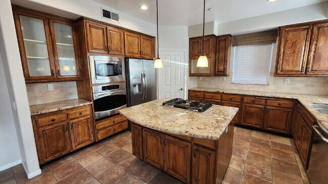 Foto del edificio - Gorgeous home on the Golf Course in a gated community.