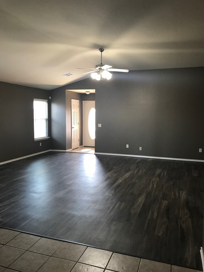 Building Photo - Great House in Deer Creek Schools