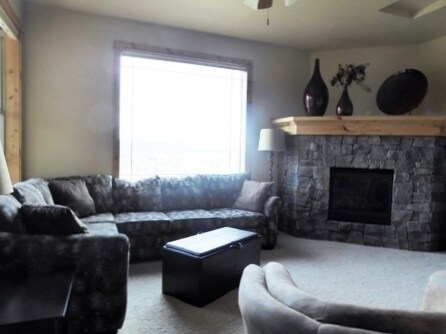 Building Photo - Bluffs at Old Mill - 3 bdrm 3.5 bath Fully...