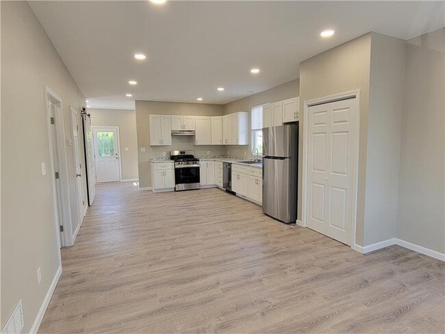 Building Photo - 1040 Wilson Pl