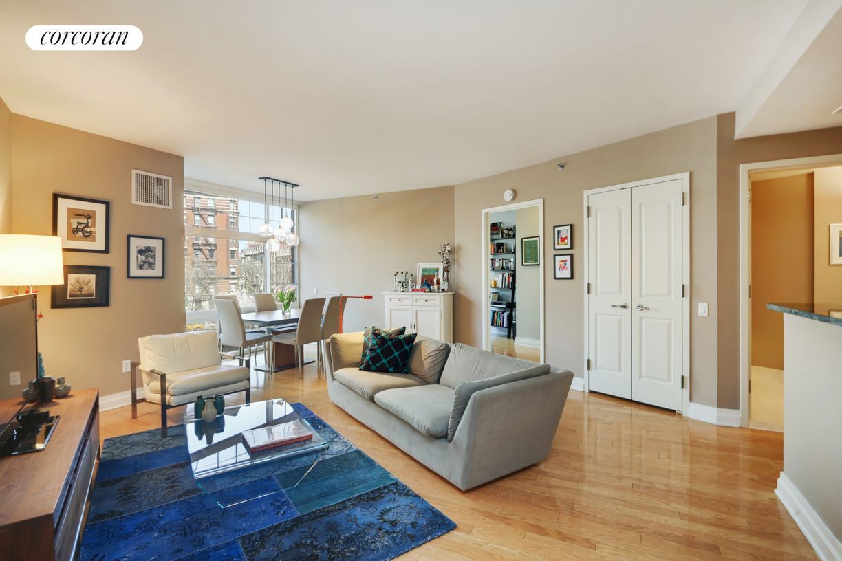 Primary Photo - 272 W 107th St