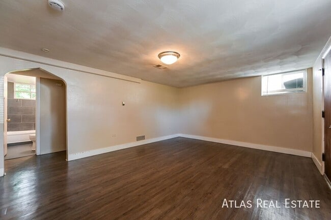 Building Photo - 2650 W 40th Ave
