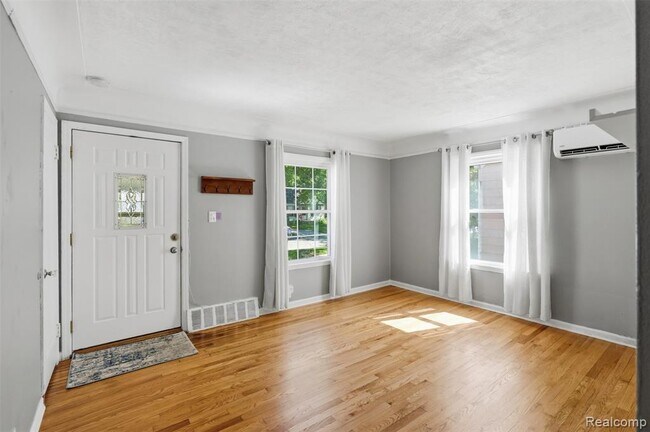 Building Photo - 26357 Eton Ave
