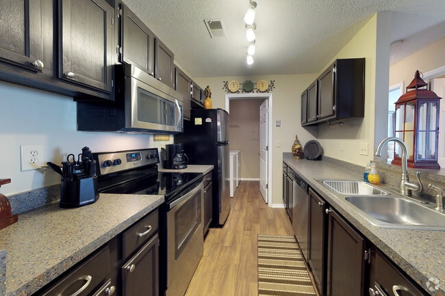 2BR, 2BA - 1130 SF - The Cooper