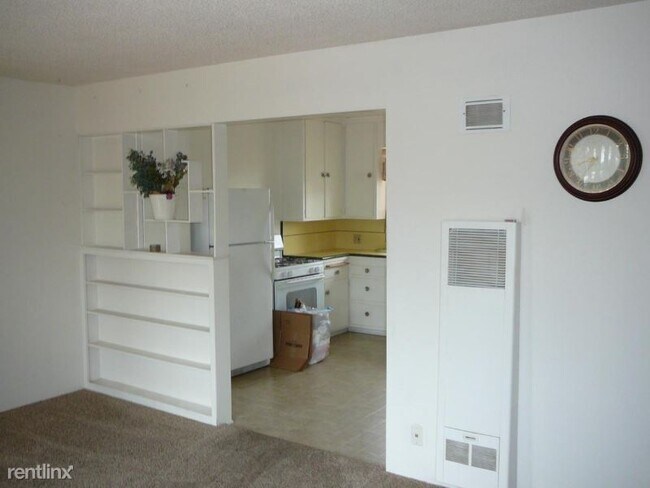 Building Photo - 1 br, 1 bath Apartment - 3068 Luna Dr