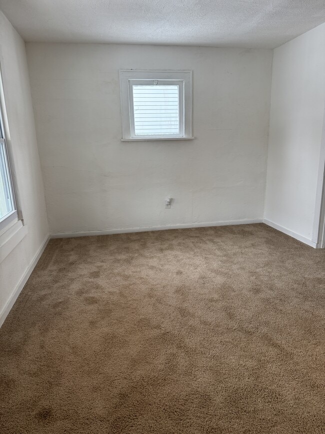 Foto del edificio - 10414 Nelson Ave