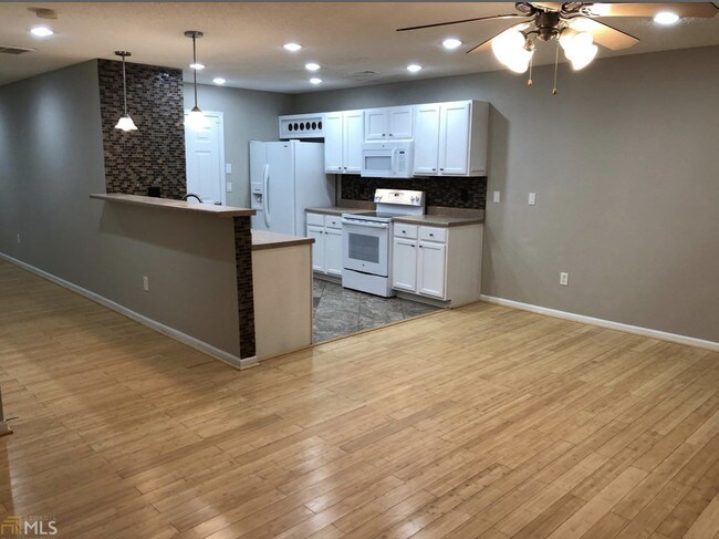 Building Photo - 139 Shenandoah Dr