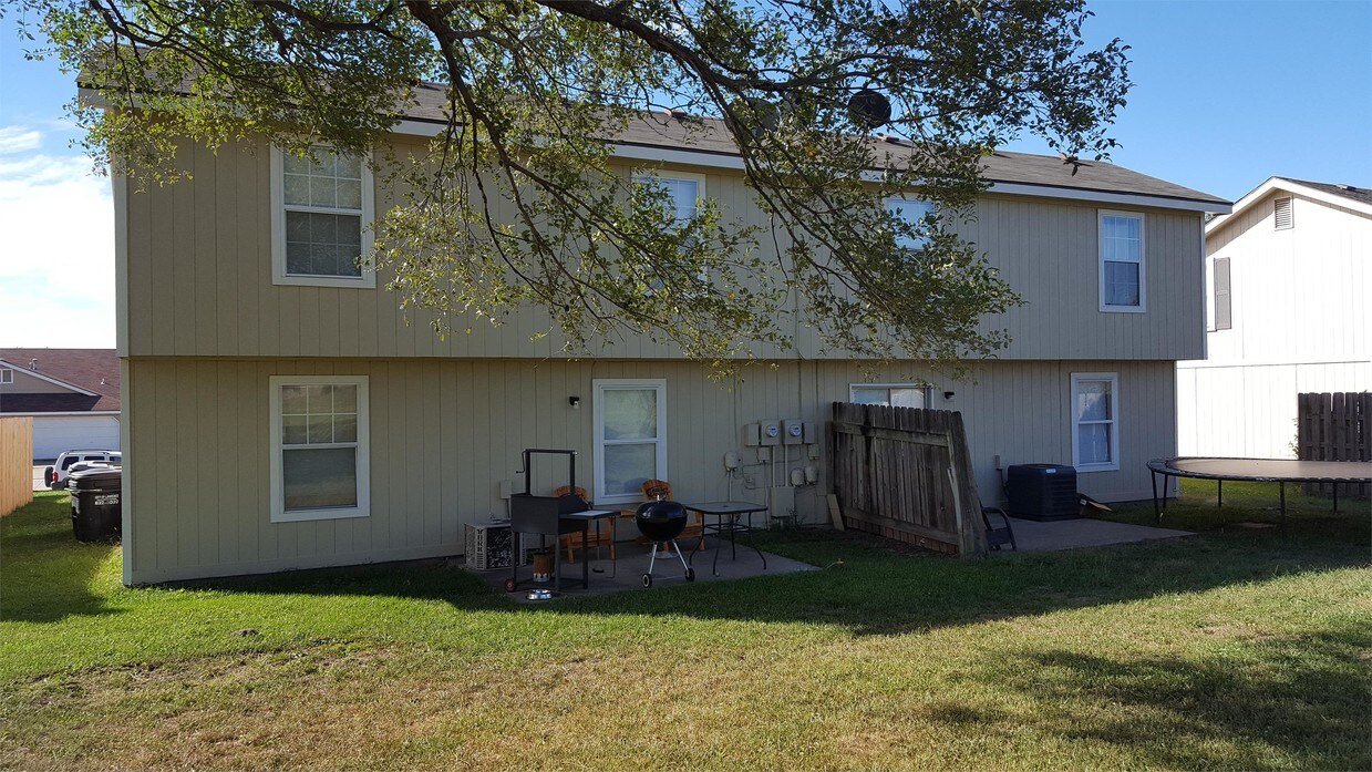 Primary Photo - 3930 Overland Dr