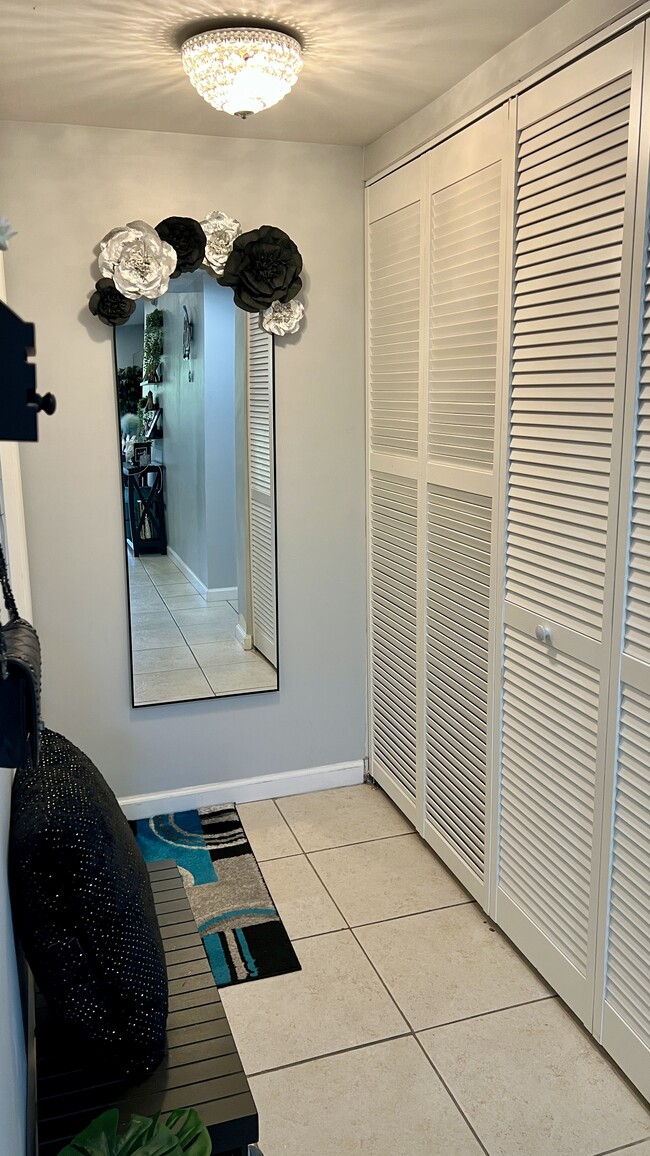 Entry Way - 140 S Cypress Rd