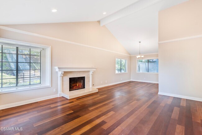 Building Photo - 932 Thistlegate Rd