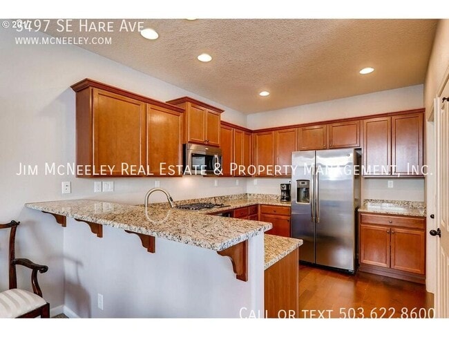 Building Photo - 3497 SE Hare Ave