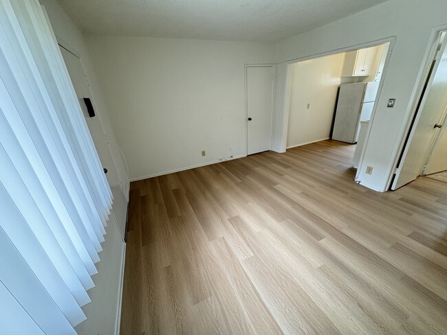 Building Photo - 5102 Inglewood Blvd