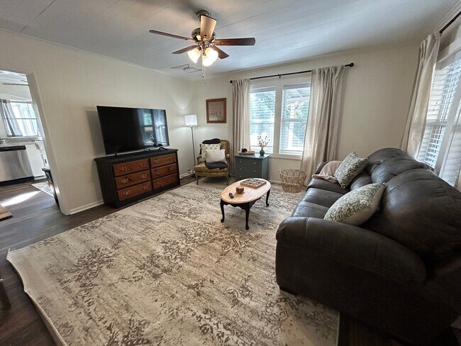 Building Photo - Furnished 2/2 House in Downtown Ellijay- $1,995