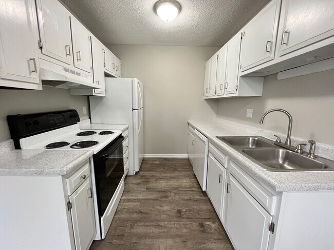 Foto del edificio - Rand Stockton Apartment Homes