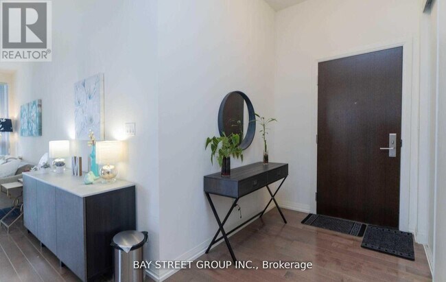 Photo du bâtiment - 460 Adelaide St E