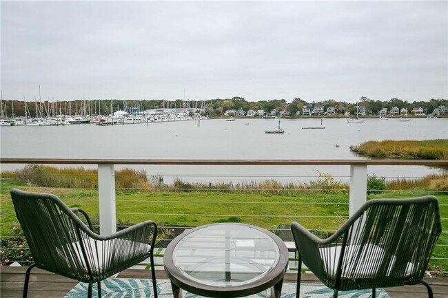 Foto del edificio - 126 Riverside Dr