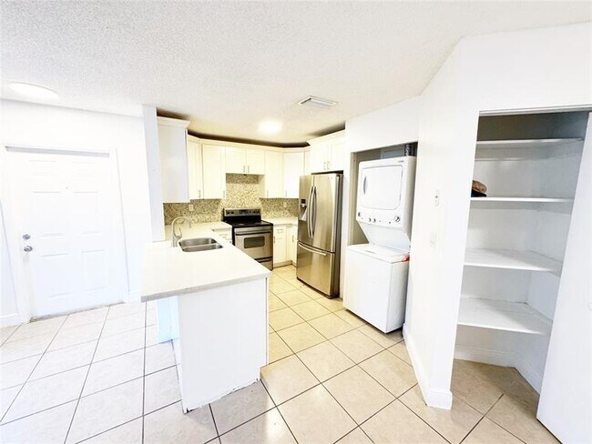 Foto del edificio - 1136 NW 5th Ct