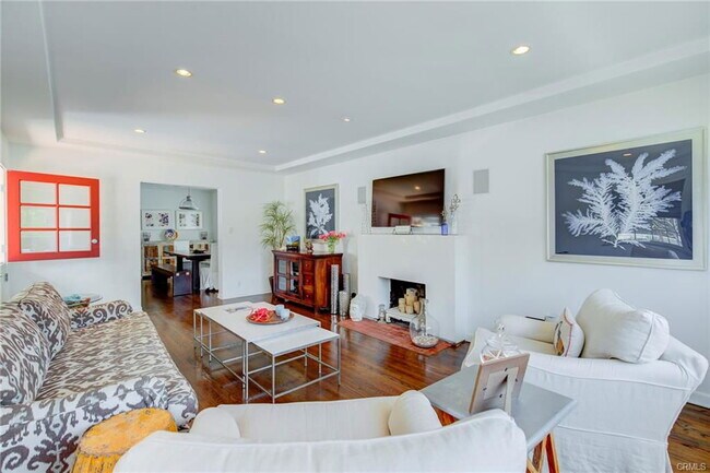 Building Photo - 333 3rd St