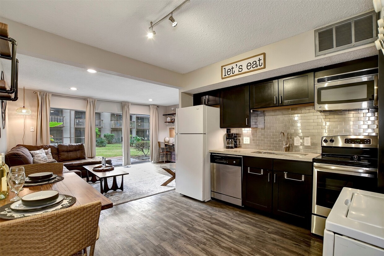 Foto principal - 12900 Walden Rd