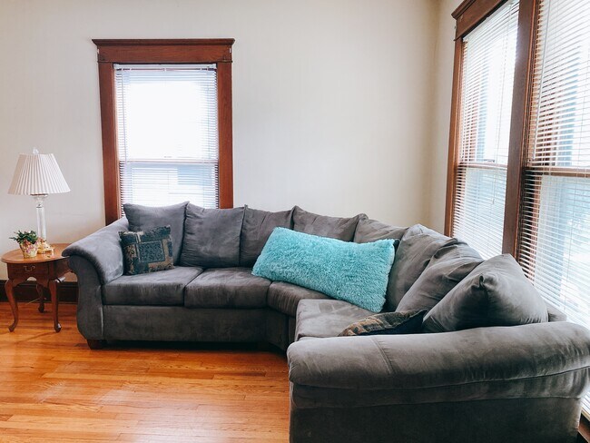 Living room - 715 Maryland Ave