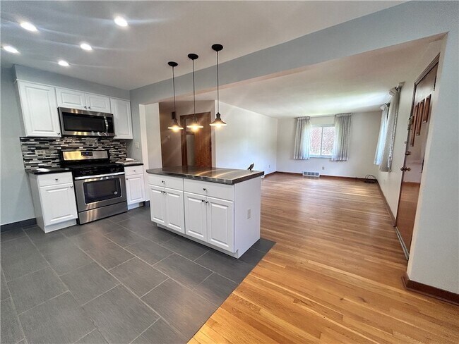 Foto del edificio - 3715 Beechwood Blvd